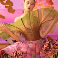 Hoàng Thuỳ Linh bị khui chuyện hẹn hò và đang mang thai?