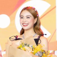 Hoàng Thuỳ Linh bị khui chuyện hẹn hò và đang mang thai?