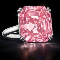 Nhiều viên hồng ngọc lập kỷ lục mới về giá trong đợt bán bộ sưu tập trang sức Heidi Horten