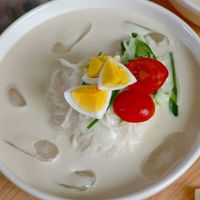 Mì lạnh Hàn Quốc