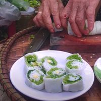 Bánh ướt cuốn tôm chua Huế