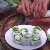 Bánh ướt cuốn tôm chua Huế