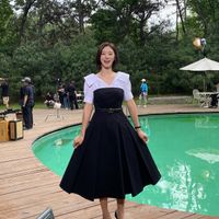 2 nữ phụ mặc đẹp không kém Kim Ji Won trong "Queen of Tears"