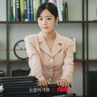 2 nữ phụ mặc đẹp không kém Kim Ji Won trong "Queen of Tears"