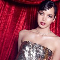 CEO Lisa đi sinh nhật mà như đi trao giải, style ra dáng bà chủ khác hẳn trước kia