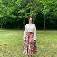 2 nữ phụ mặc đẹp không kém Kim Ji Won trong "Queen of Tears"