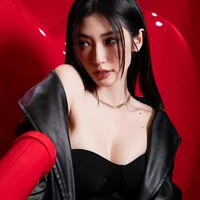 Khổng Tú Quỳnh là thành viên thứ 4 của nhóm nhạc LUNAS