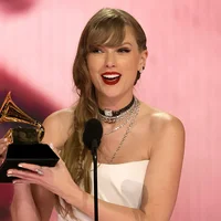 Taylor Swift trở thành tỉ phú chỉ bằng việc viết nhạc và biểu diễn