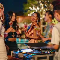 NOX Beach Club - ốc đảo dành cho những bữa tiệc đêm hoành tráng