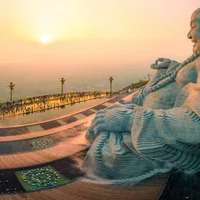 Tượng Di Lặc núi Bà Đen