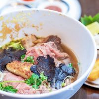 Tô phở giá gần 4 triệu có gì đặc biệt?
