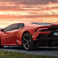 Giá xe Lamborghini