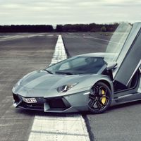 Giá xe Lamborghini