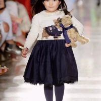 Rich kid xứ Trung gây tranh cãi với lối sống xa xỉ, ngập tràn hàng hiệu dù mới 14 tuổi