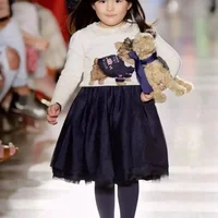 Rich kid xứ Trung gây tranh cãi với lối sống xa xỉ, ngập tràn hàng hiệu dù mới 14 tuổi