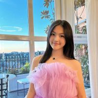 Rich kid xứ Trung gây tranh cãi với lối sống xa xỉ, ngập tràn hàng hiệu dù mới 14 tuổi