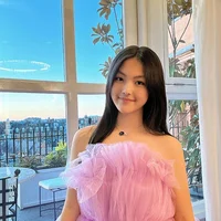 Rich kid xứ Trung gây tranh cãi với lối sống xa xỉ, ngập tràn hàng hiệu dù mới 14 tuổi