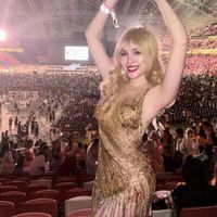 Thời trang lấp lánh Taylor Swift