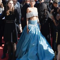 Thảo Nhi Lê và Hunter Schafer