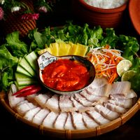 Một ngày thưởng thức đặc sản Huế