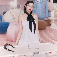 Jennie (BLACKPINK) quyến rũ với phong cách Office Siren