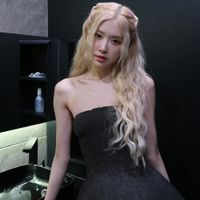 3 kiểu tóc xoăn của Rosé