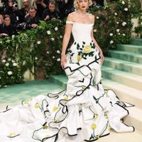 10 ngôi sao hóa thân thành "vườn hoa" đẹp nhất Met Gala 2024