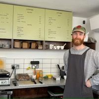 Có nên ra quán cafe học