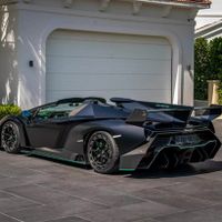 Lamborghini Veneno Roadster đỉnh bậc nhất, bán hơn 4 năm không ai mua nổi