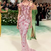 10 ngôi sao hóa thân thành "vườn hoa" đẹp nhất Met Gala 2024