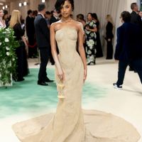 Tyla mặc đầm làm từ cát đến Met Gala 2024