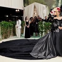 Đồng chủ tịch Met Gala 2024 Zendaya hậu thuẫn John Galliano