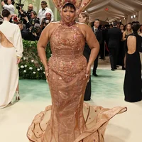Những bộ cánh thời trang kỳ dị nhất thảm đỏ Met Gala 2024
