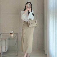 5 mẫu chân váy công sở đẹp thanh lịch dành cho quý cô trên 40 tuổi