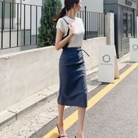 5 mẫu chân váy công sở đẹp thanh lịch dành cho quý cô trên 40 tuổi