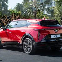 VinFast VF7