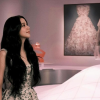 Jisoo BLACKPINK, Natalie Portman diện đầm hoa tại sự kiện Dior