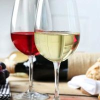 Sức quyến rũ khác biệt giữa vang đỏ và vang trắng