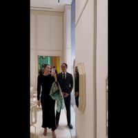 Vợ chồng Tăng Thanh Hà hẹn hò ở nhà hàng tại Italy