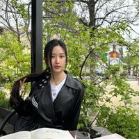 Lisa hẹn hò