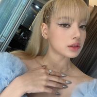 Lisa BLACKPINK hẹn hò