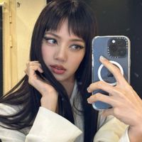 Lisa BLACKPINK hẹn hò