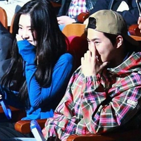 Suho (EXO) hẹn hò
