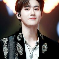 Suho (EXO) hẹn hò