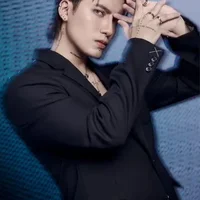 Người đứng sau tủ đồ thời trang đa dạng của Anh Trai Say Hi là ai?
