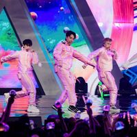 Anh trai Say Hi: 6 Anh trai chính thức dừng chân tại Live Stage 2