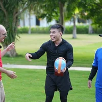 "2 ngày 1 đêm": Hieuthuhai đối đầu Dương Lâm