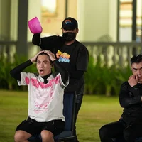 "2 ngày 1 đêm": Hieuthuhai đối đầu Dương Lâm