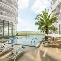 Hai khách sạn, resort sang trọng có view ngắm trọn toàn cảnh vịnh Hạ Long