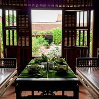 Làng cổ Đường Lâm